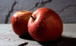 Le mele di Cuneo famose per il colore rosso brillante della buccia