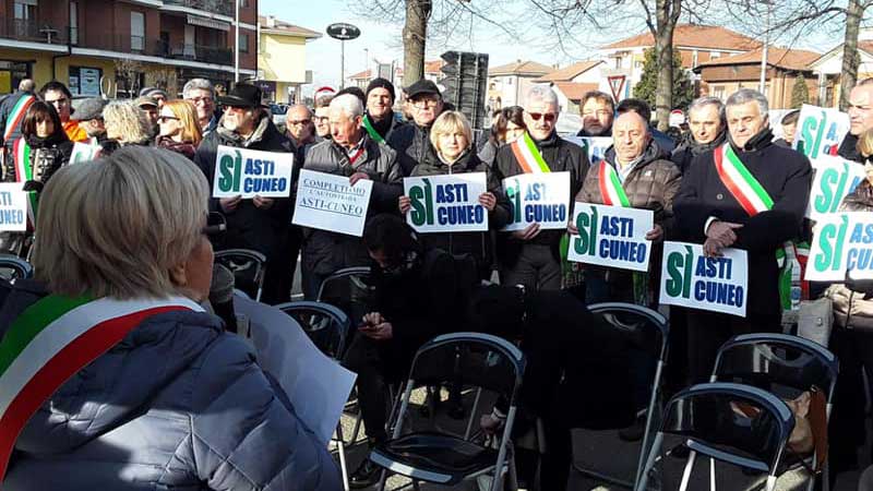 Strigliata al fronte pro Asti-Cuneo: “Fate tutto da soli”