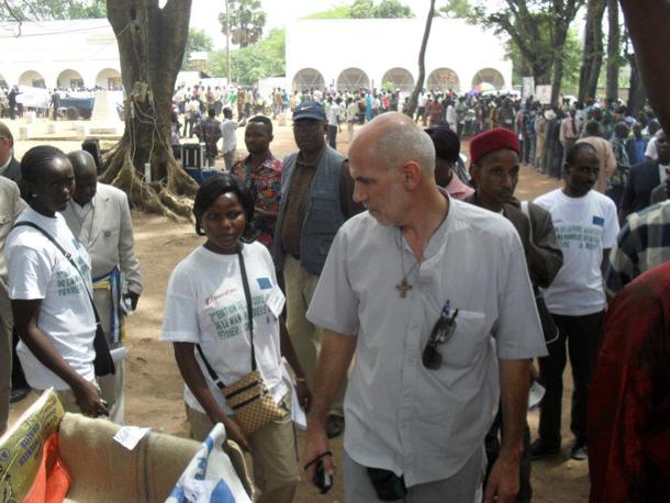 aurelio gazzera Missionario cuneese arrestato nella Repubblica Centrafricana  ma subito liberato grazie al suo popolo