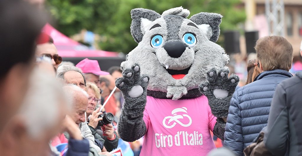 Arriva la tappa Cuneo-Pinerolo del Giro d’Italia | Viabilità, eventi, meteo e scuole chiuse