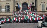 300 bandiere italiane agli studenti delle scuole elementari di Bra