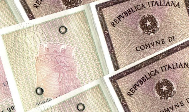 Carte d’identità false per minorenni: denunciato 19enne di Cavallermaggiore