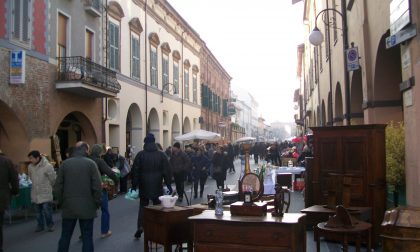 Domenica a Cherasco: Mercato dell'antiquariato e del collezionismo