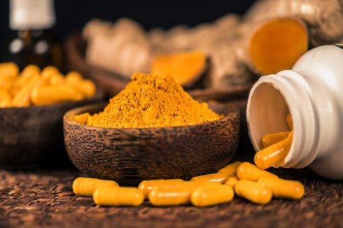 Integratori alimentari a base di curcuma associati a casi epatite