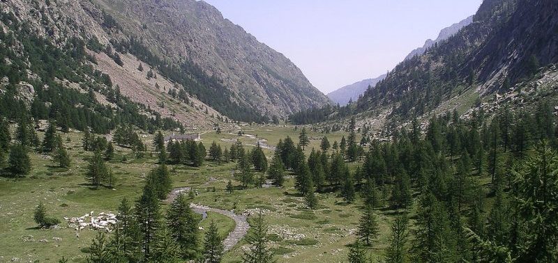 Va in montagna e muore d’infarto davanti al marito