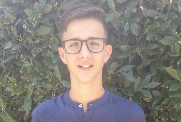 Giovane torinese commuove i docenti con la sua tesi su De Andrè