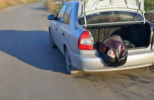 Di ritorno dall’Italia, fermato in Francia col cadavere della moglie nel bagagliaio