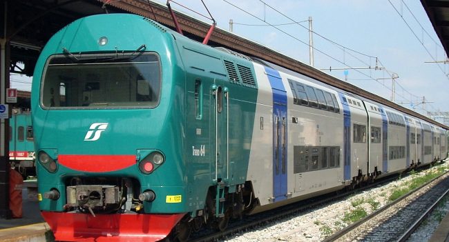 Genitori dimenticano neonato sul treno