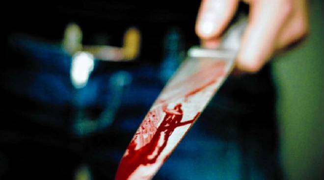 Cuneo: litigano, lei lo accoltella al petto. Grave in ospedale