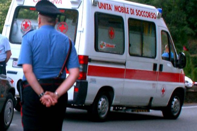 Perde il controllo del trattore mentre lavora la terra: in ospedale un uomo di Frassino
