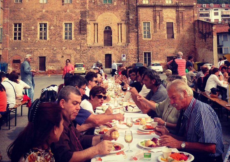 Da “Cortile a cortile” viaggio nei sapori tra salsicce e bolliti