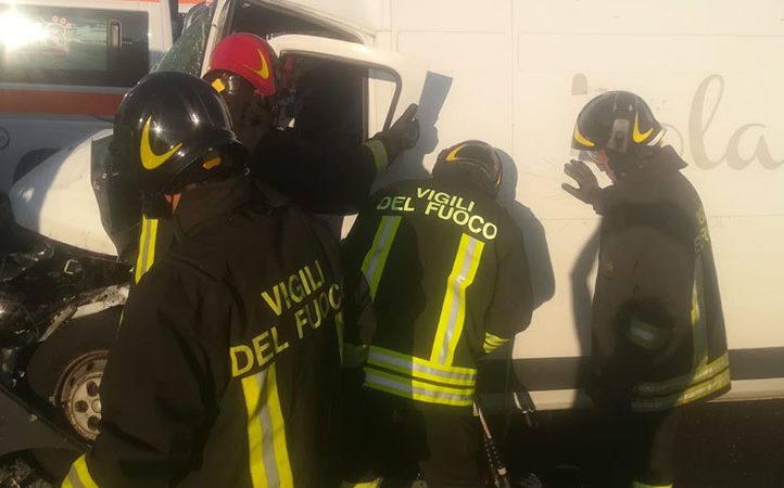 Schianto sulla A6 Torino-Savona, un ferito grave