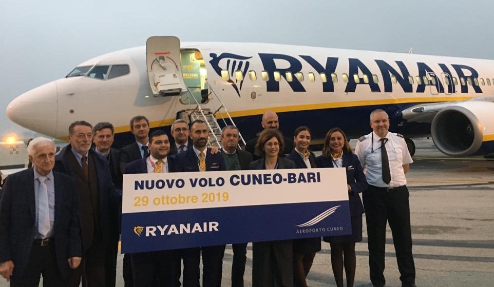Cuneo-Bari, il collegamento aereo è operativo da Levaldigi