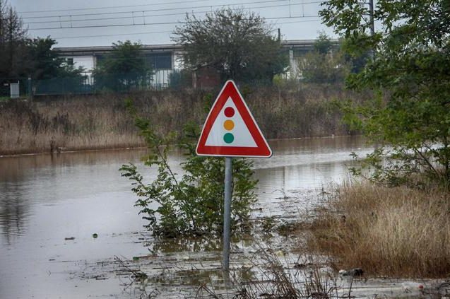 L’alluvione continua a creare danni alle aziende con business legati a trasporti e consegne