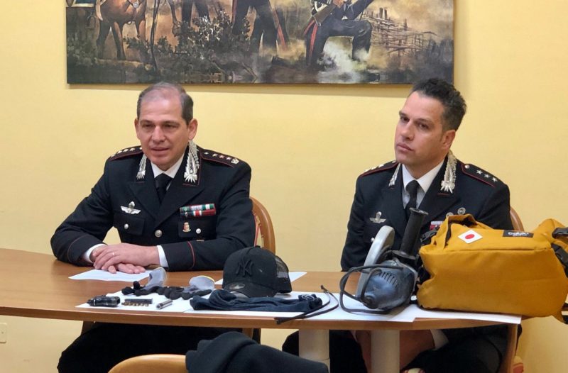 Faceva il “palo” ma i carabinieri lo arrestano