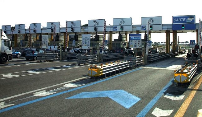 Pedaggi autostradali: aumenti congelati per il 95% della rete