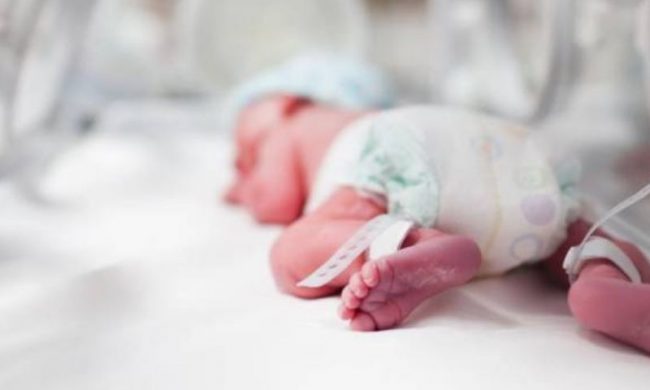 Neonata prematura contrae Covid-19: dopo 3 settimane è guarita