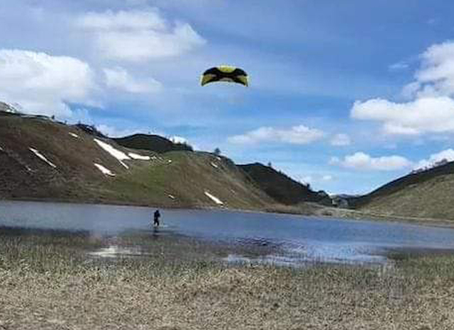 Il kite surf? Si fa in montagna a 2mila metri d’altezza VIDEO