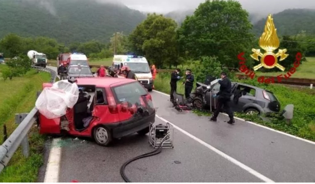 Schianto fatale sulla Ss 28: pensionato 85enne perde la vita