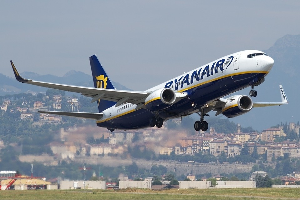 Ryanair sospende la tratta Cuneo-Roma