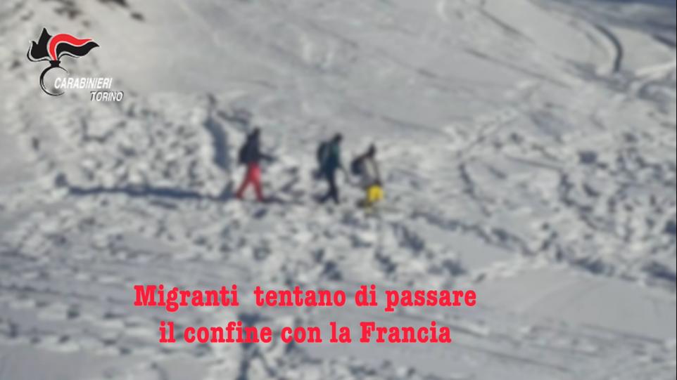 Casa cantoniere e chiesa occupate per aiutare i migranti