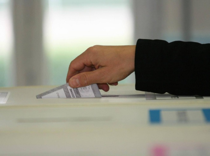 Cambio regole: sotto i 5mila abitanti “sindaci a vita”, sotto i 15mila ok ai 3 mandati
