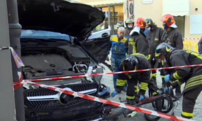 67enne di Torino travolta e uccisa da un suv impazzito a Monforte d’Alba