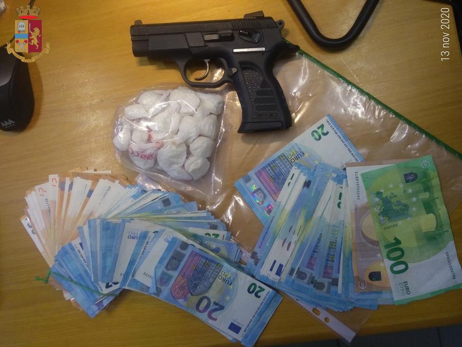 Tra un caffè e l’altro “ci scappava” anche la cocaina: arrestata coppia di spacciatori