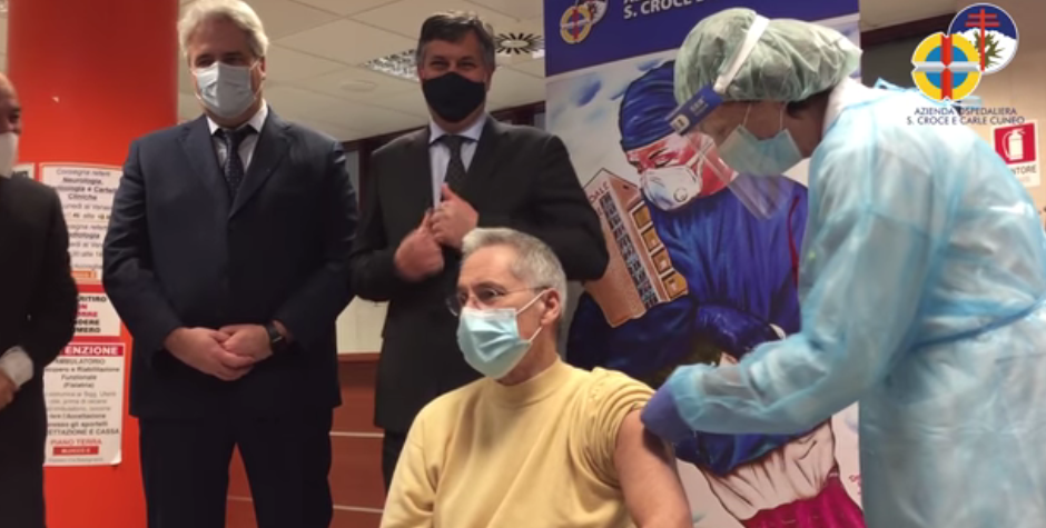 V-Day nella Granda, le immagini dei primi vaccinati VIDEO