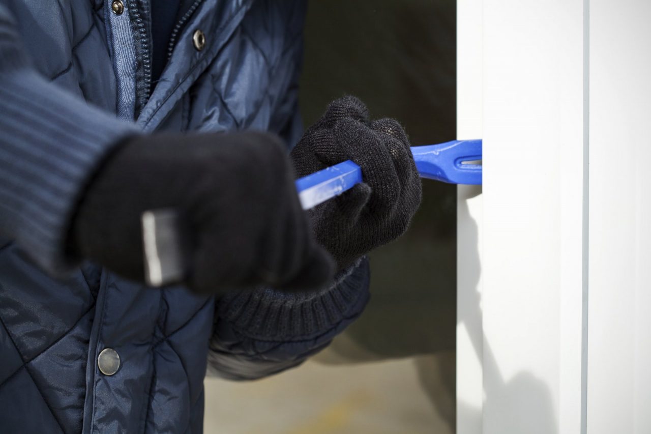 Autori di 23 rapine nelle abitazioni della Granda, tre ladri condannati a 5 anni di reclusione