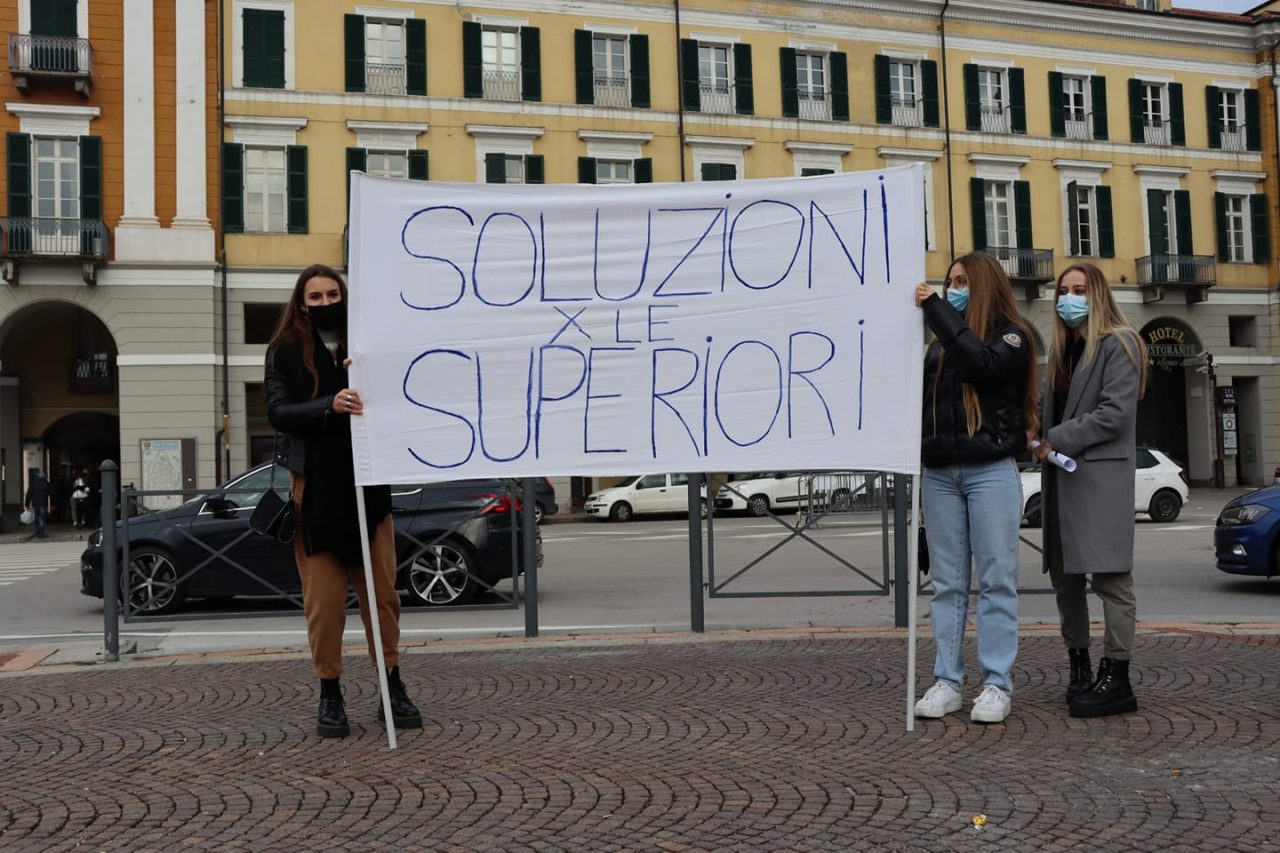 Continua la protesta contro la Dad al Peano-Pellico, ma il 18 si potrà ritornare in classe