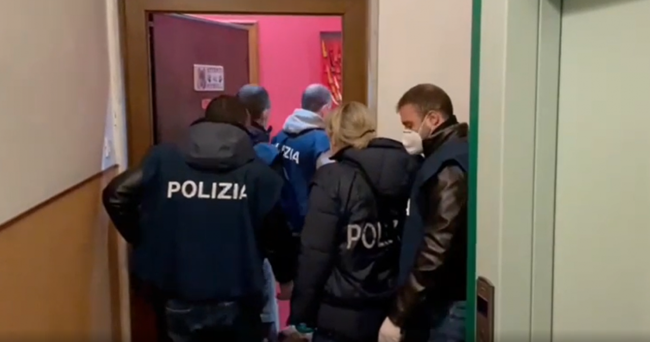 Ventenne fonda gruppo terrorista suprematista, scattano perquisizioni anche a Cuneo