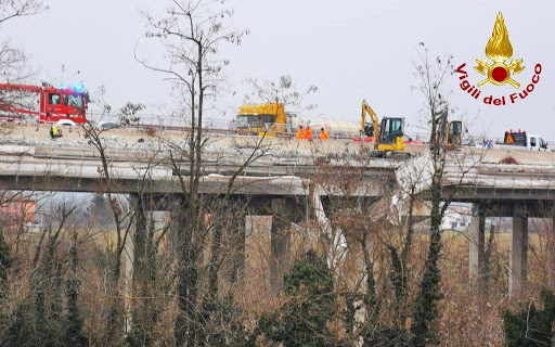 Cantiere viadotto Cento: cede un’impalcatura e due operai precipitano, condizioni gravi