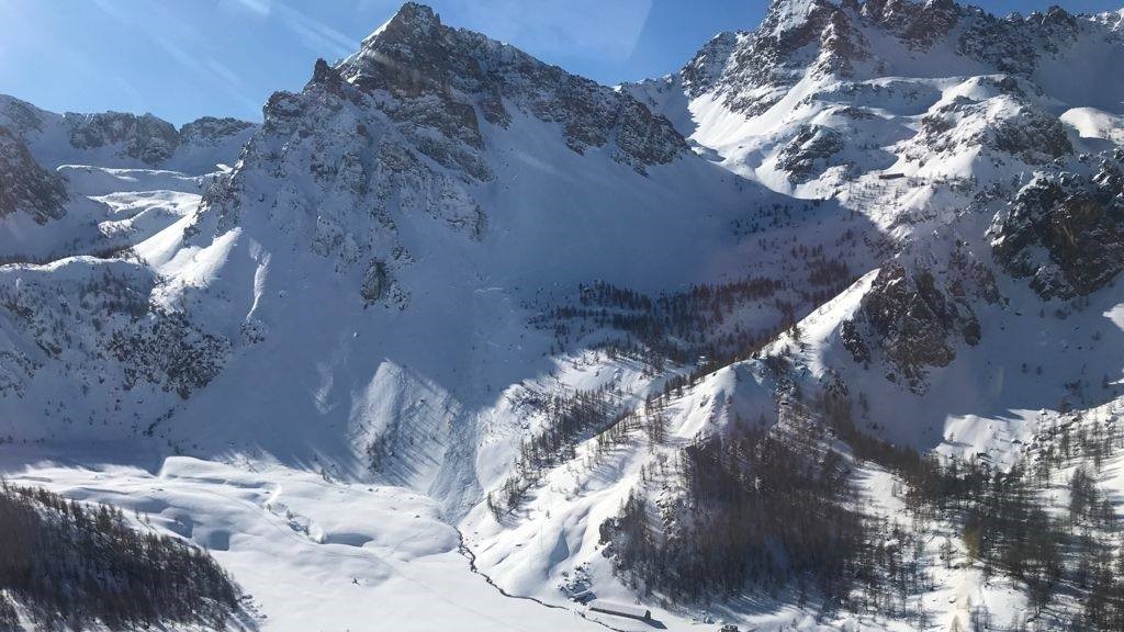 Soccorso Alpino, scalatore cade per una decina di metri in alta montagna