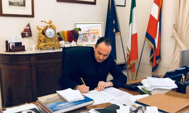 E’ ufficiale: in Piemonte scuole chiuse dalla seconda media. Previsti congedi parentali e bonus