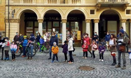 Manifestazione "TorniAMO a Scuola!" in piazza Galimberti a Cuneo