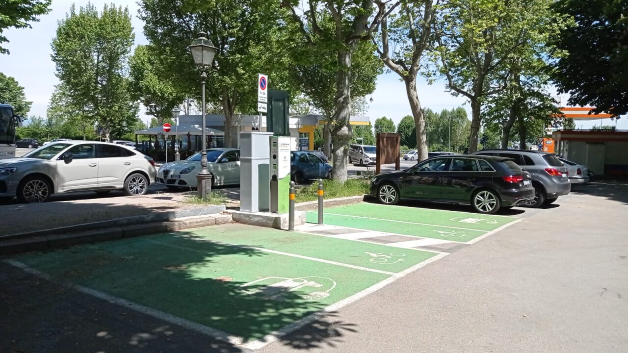 Sei nuove colonnine per la ricarica delle auto elettriche a Cuneo
