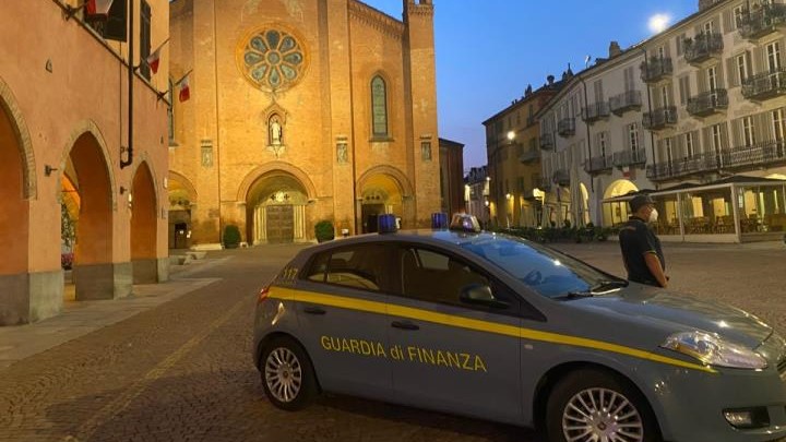 Scoperta truffa internazionale su false promozioni di vini piemontesi in Cina