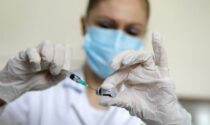 Il 46% della popolazione cuneese ha ricevuto tre dosi di vaccino