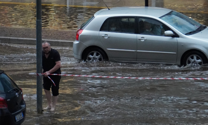 Maltempo, campi e scantinati allagati nel Saluzzese
