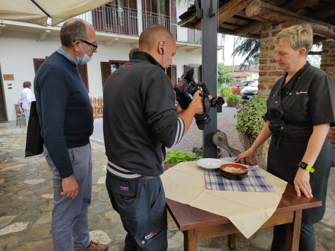 Telecamere puntate sul cuneese, Mediaset e Rai si contendono le bellezze della Granda
