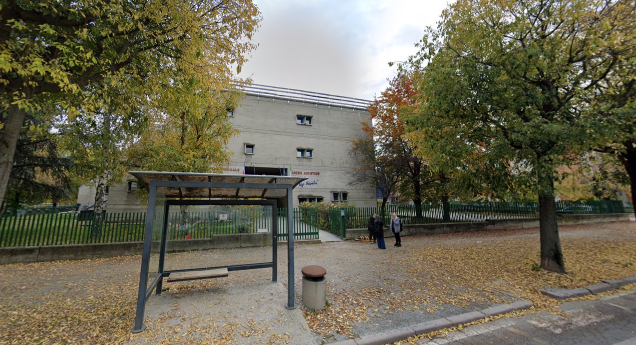 Prof senza Green Pass non può entrare a scuola: un caso anche a Cuneo