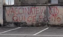 Raid "No Vax" nei cimiteri di Cuneo: "Vaccinatevi qui c'è posto"