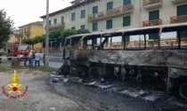 In fiamme un autobus sul Colle di Nava: autista mette in salvo i passeggeri