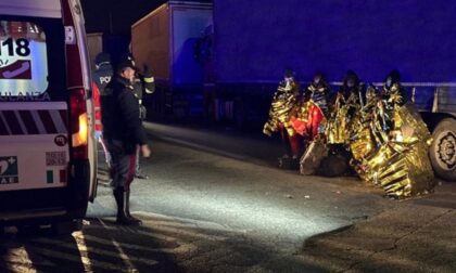 Stavano cercando di arrivare in Francia a bordo di un container: fermati 13 migranti afghani