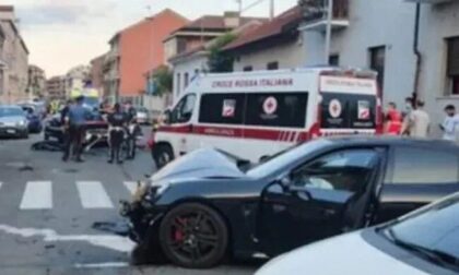 Guida in infradito una Porsche da 100mila euro: si schianta e investe due Carabinieri