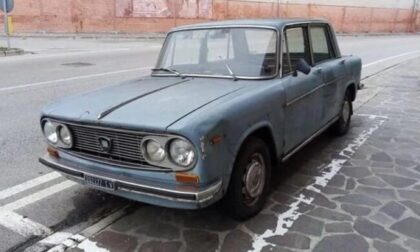 Parcheggiata nello stesso posto dal 1974: la mitica Lancia Fulvia spostata dopo 47 anni