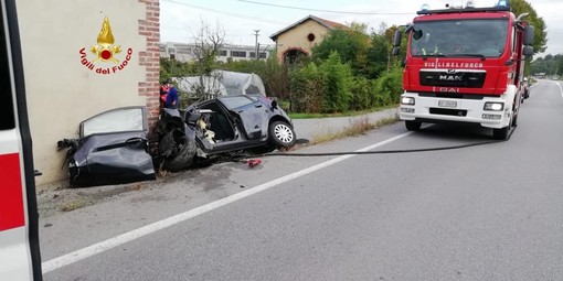 Si Schianta Con L'auto Contro Un Muro: Morto 47enne A Pianfei - Prima Cuneo