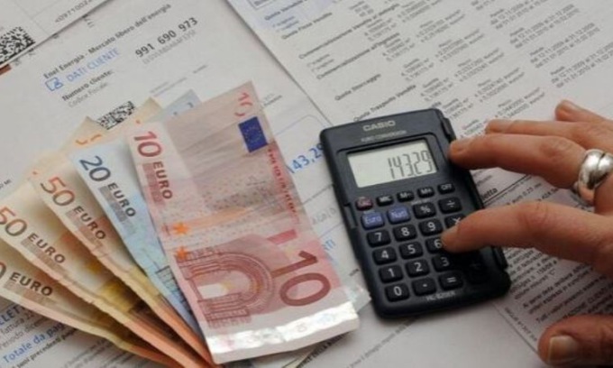 Codici: “Aumento delle bollette drammatico, servono interventi strutturali per tutelare i consumatori”