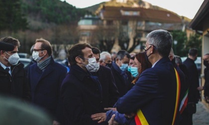 Macron in visita al Colle di Tenda. Ai sindaci francesi e italiani: "Lo Stato vi è vicino"